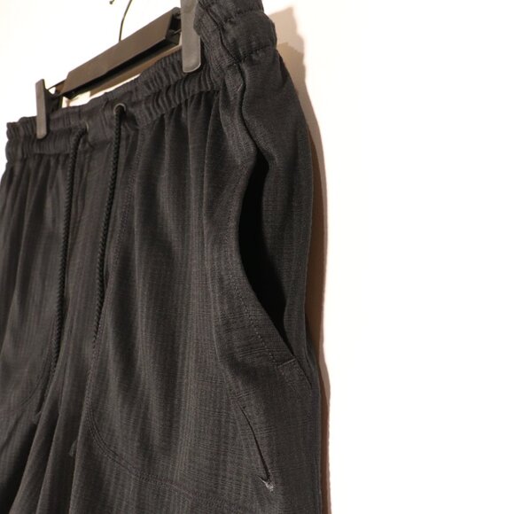 NWT Nike Men's Yoga Shorts in Black Size L - Picture 8 of 12